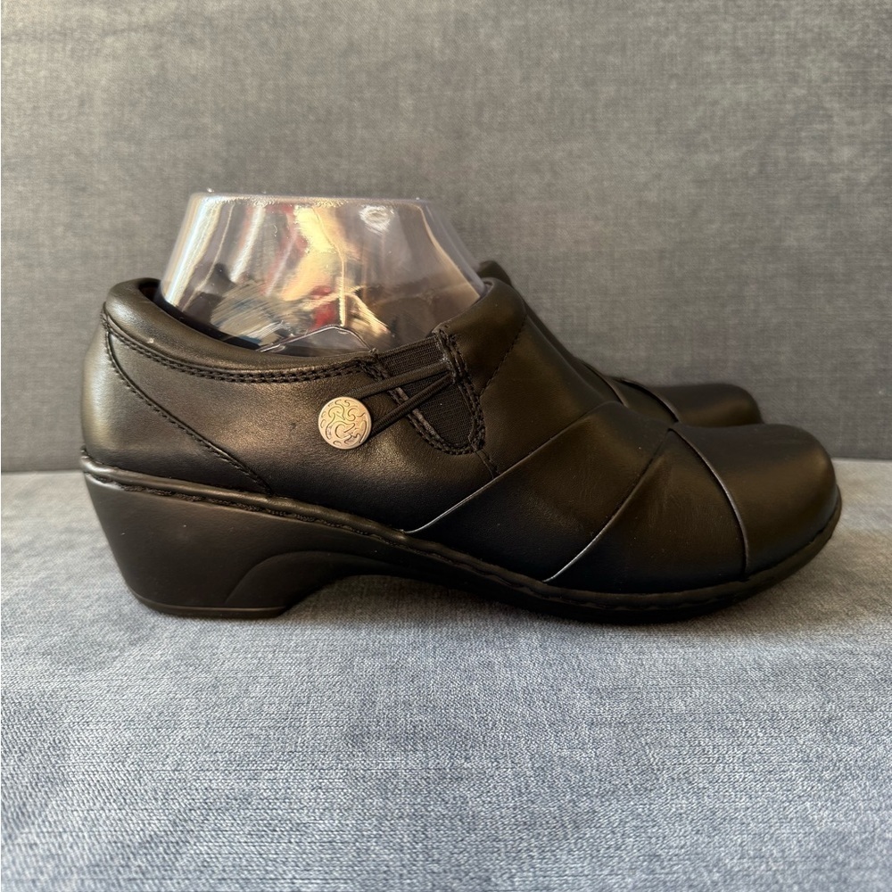 Clarks Womens Channing Ann Slip On Loafer 7M Black Leather Comfort Low Heel